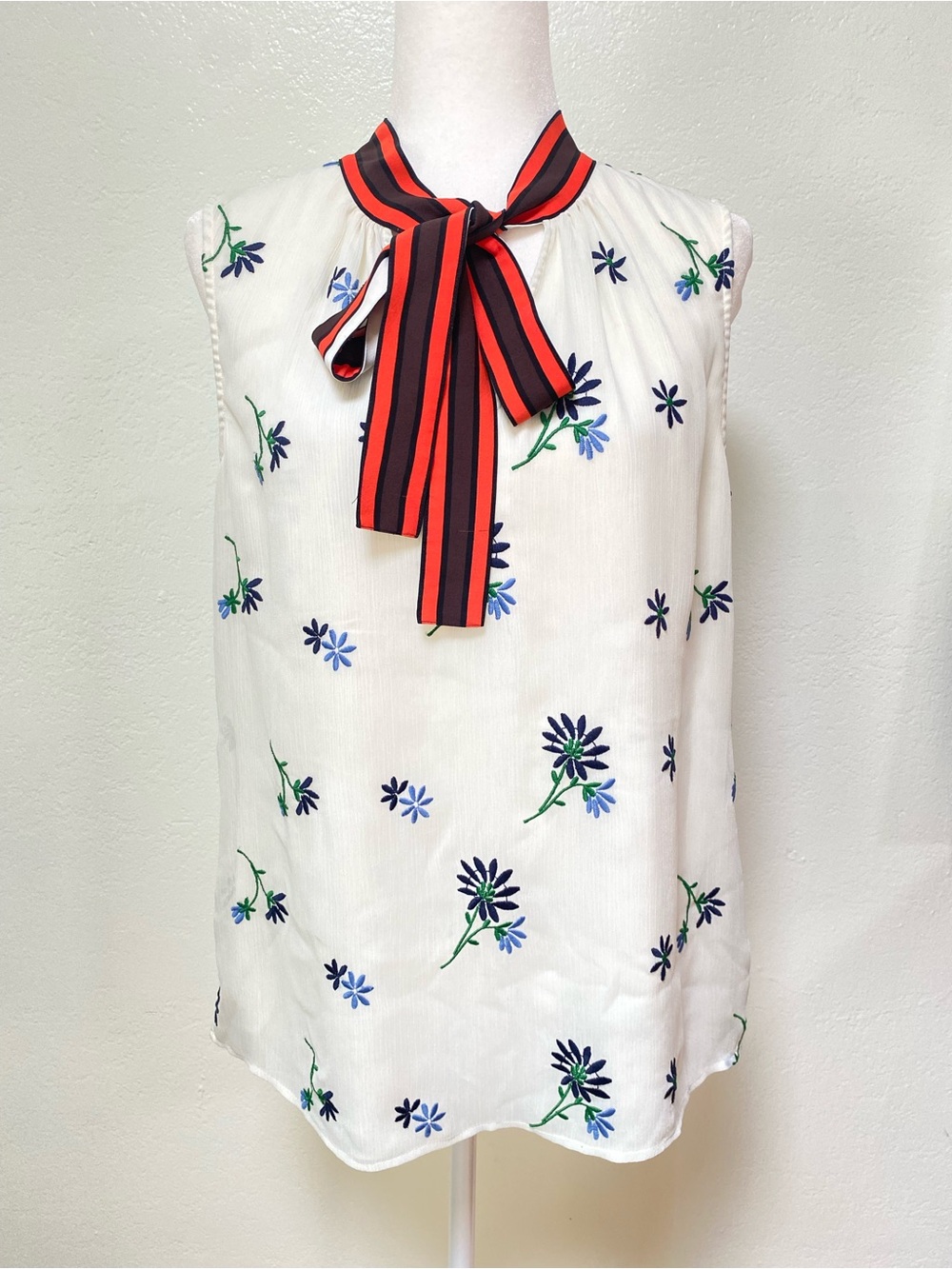 Tory Burch Embroidered Shell Contrast Bow Top Size 12 Ivory Floral - Picture 3 of 16